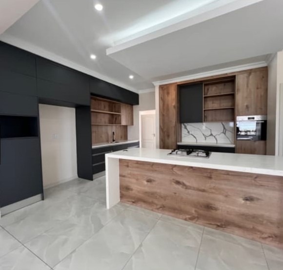 4 Bedroom Property for Sale in Fountains Estate Eastern Cape